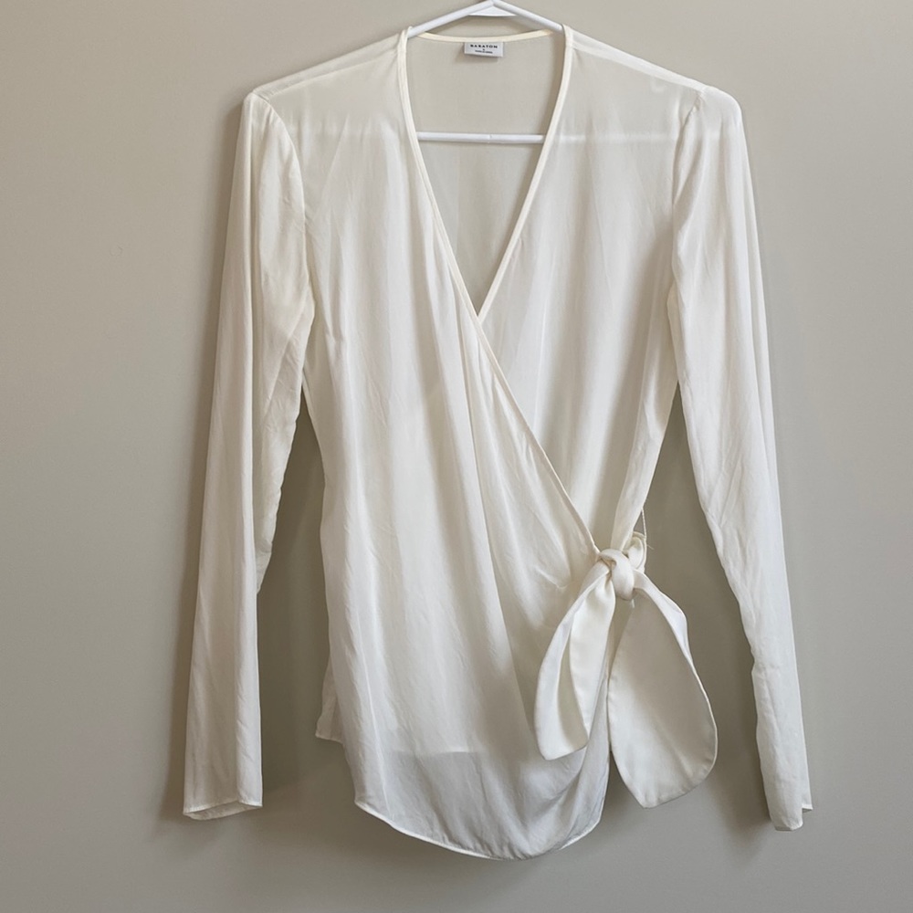 Aritzia Babaton blouse